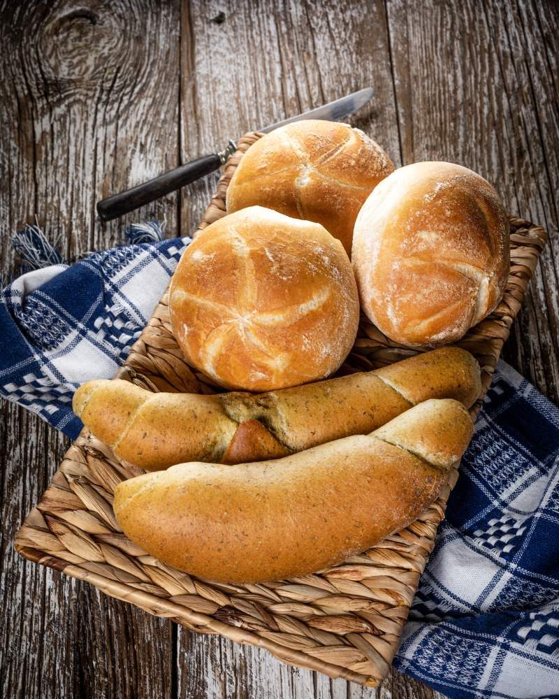 fresh-bread-for-breakfast-2023-11-27-05-32-28-utc (1)
